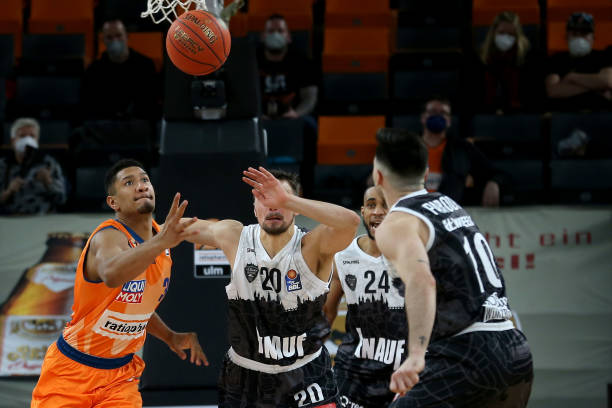 动作果断迅 动作果断迅