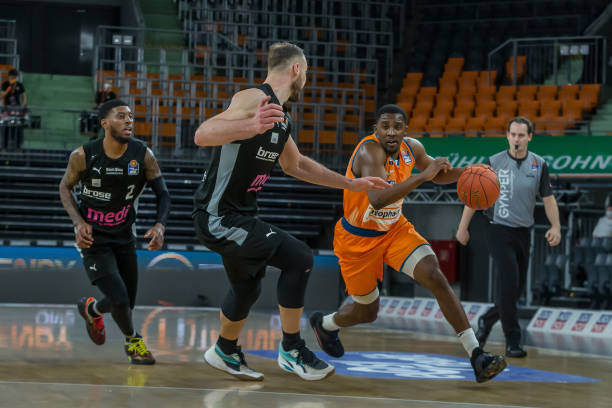 轻易对违规 轻易对违规