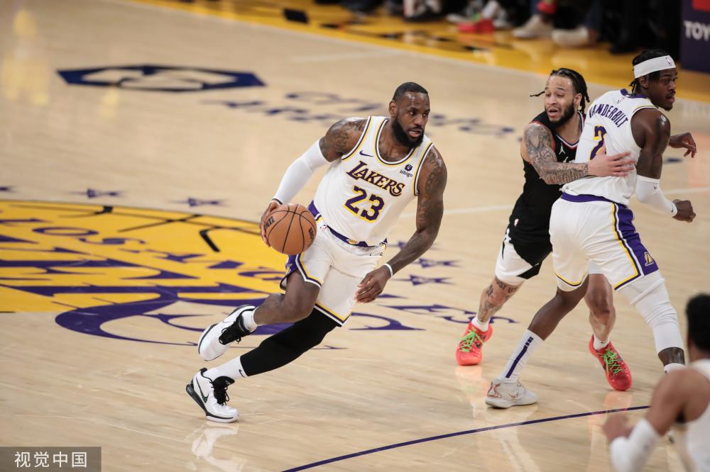 拭目以待 拭目以待